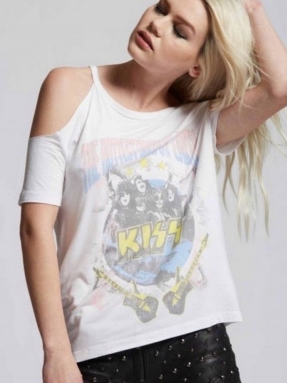 NWOT Recycled Karma Kiss Graphic Tee